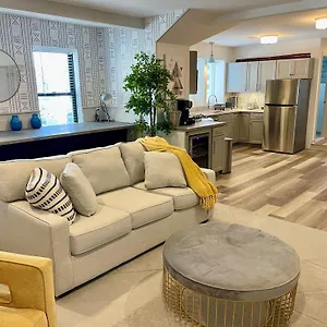 Modern Fully Renovated & Loft In Downtown Apartment