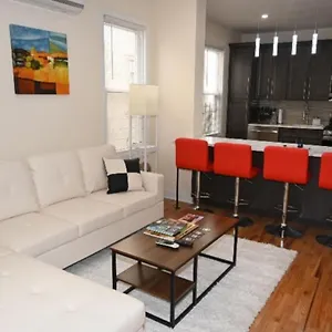 Ooohlala! 2 Beds And 2 Full Baths W/free Parking Apartment