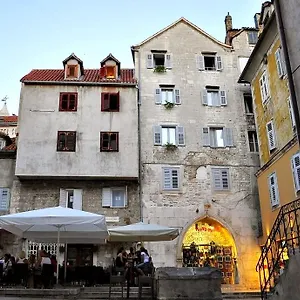 https://apartment-piazzeta-de-luxe.splithotels.org